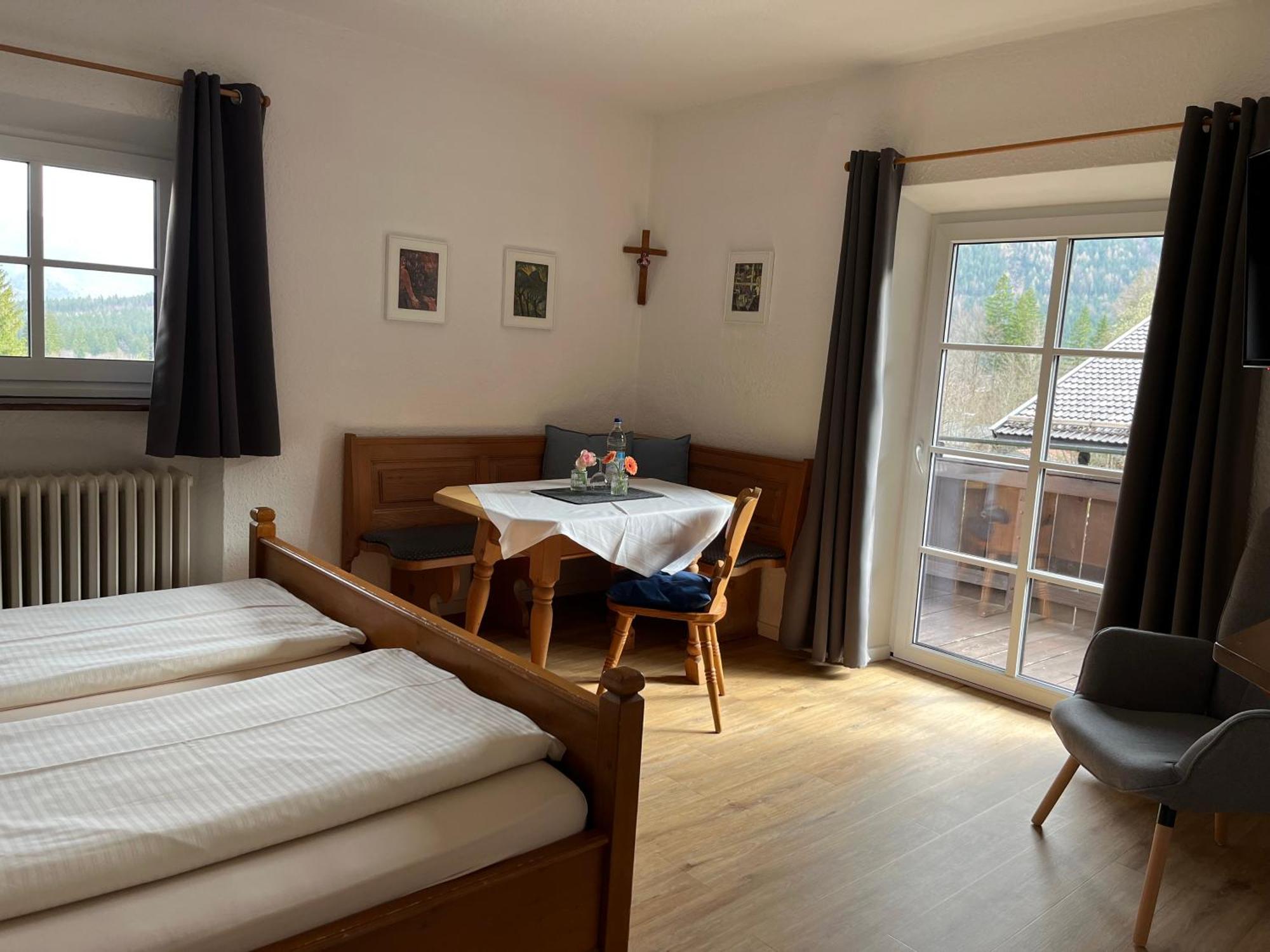 Gaestehaus Hotel Maria Theresia Шлирзе Экстерьер фото