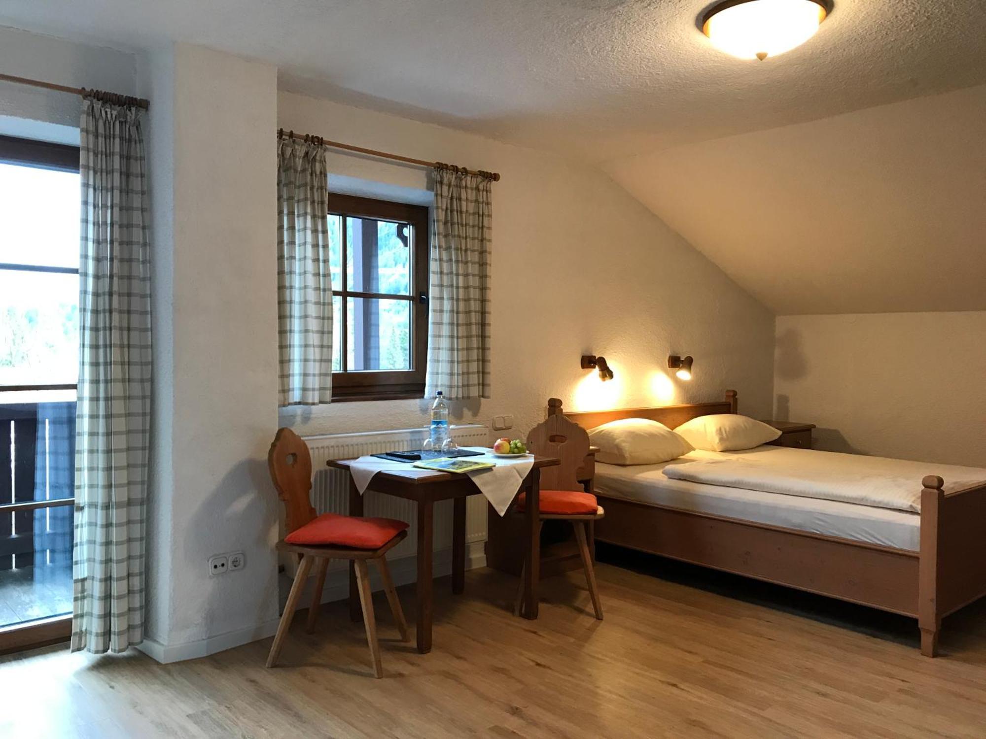 Gaestehaus Hotel Maria Theresia Шлирзе Экстерьер фото